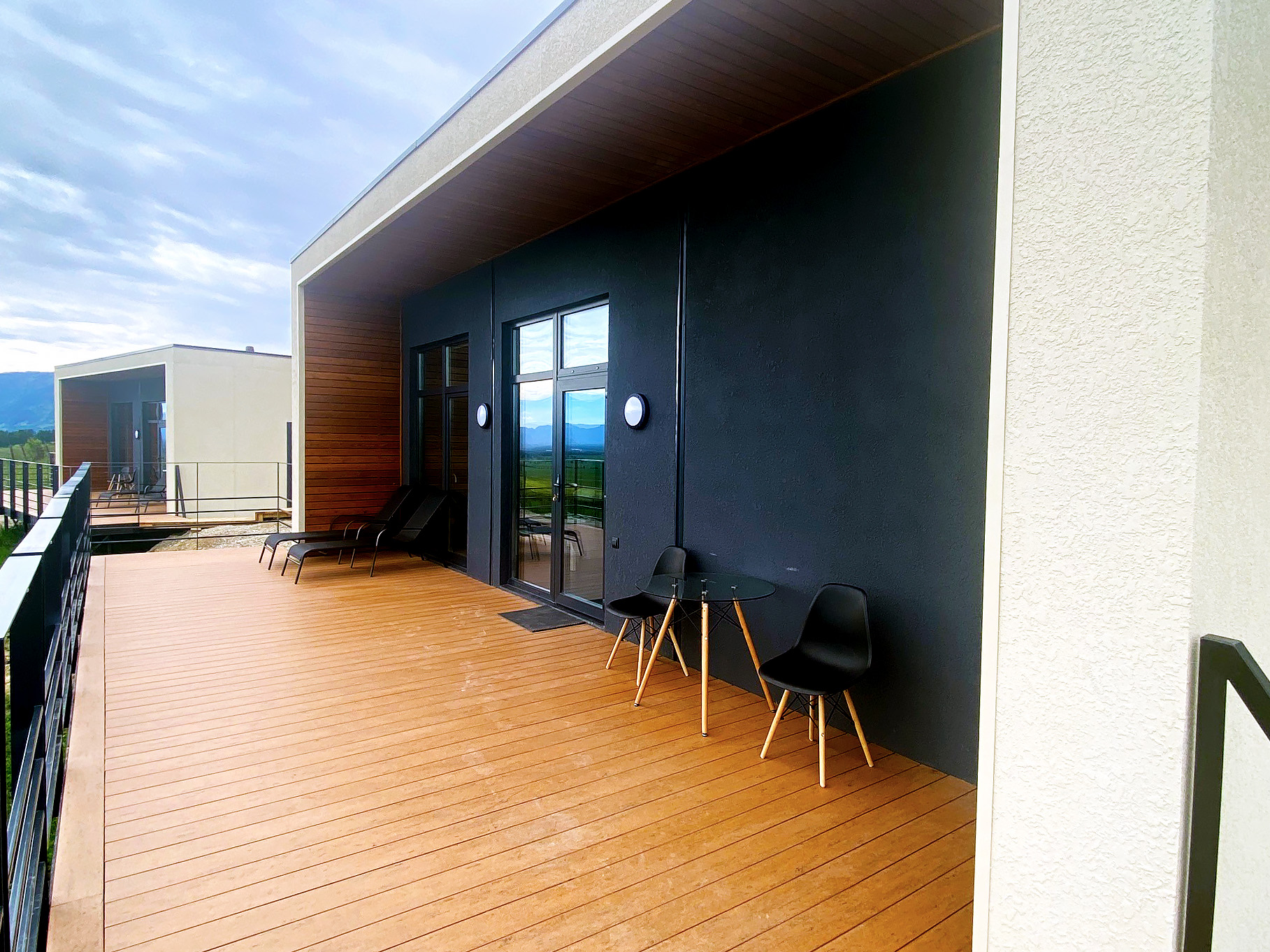 Двухместный благоустроенный дом первой линии (М1-М5)